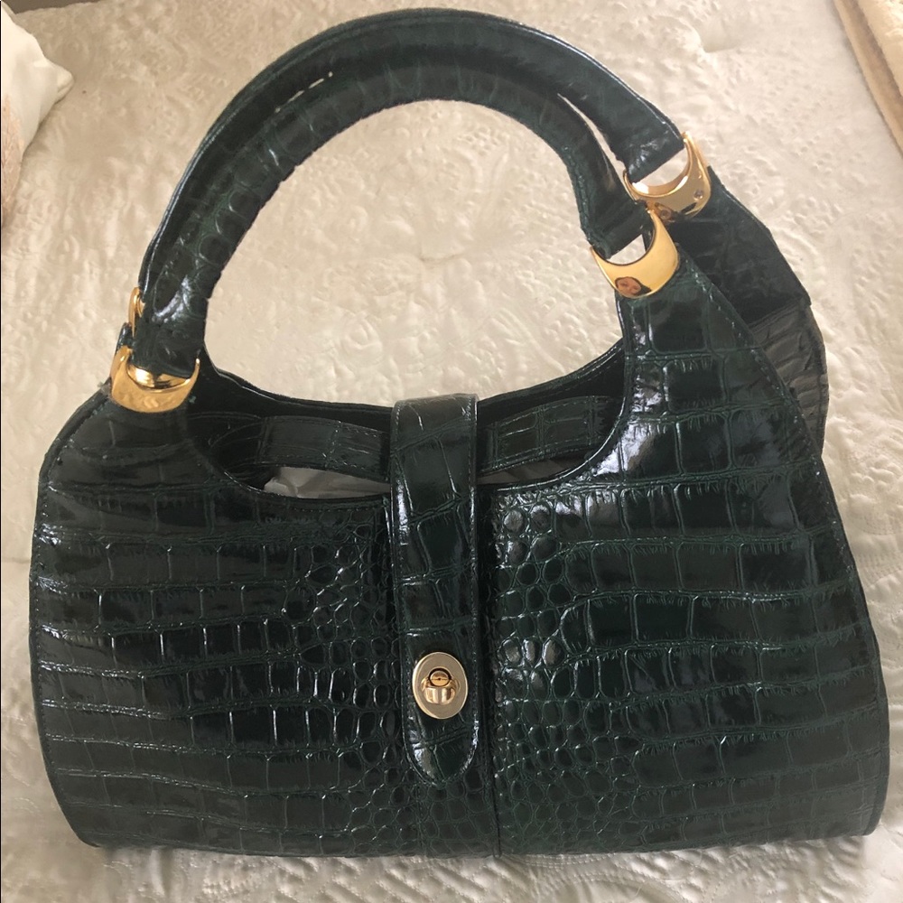 Muska Milano green genuine leather purse